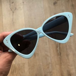 LIKE NEW UNIF Benie Sunglasses with Case